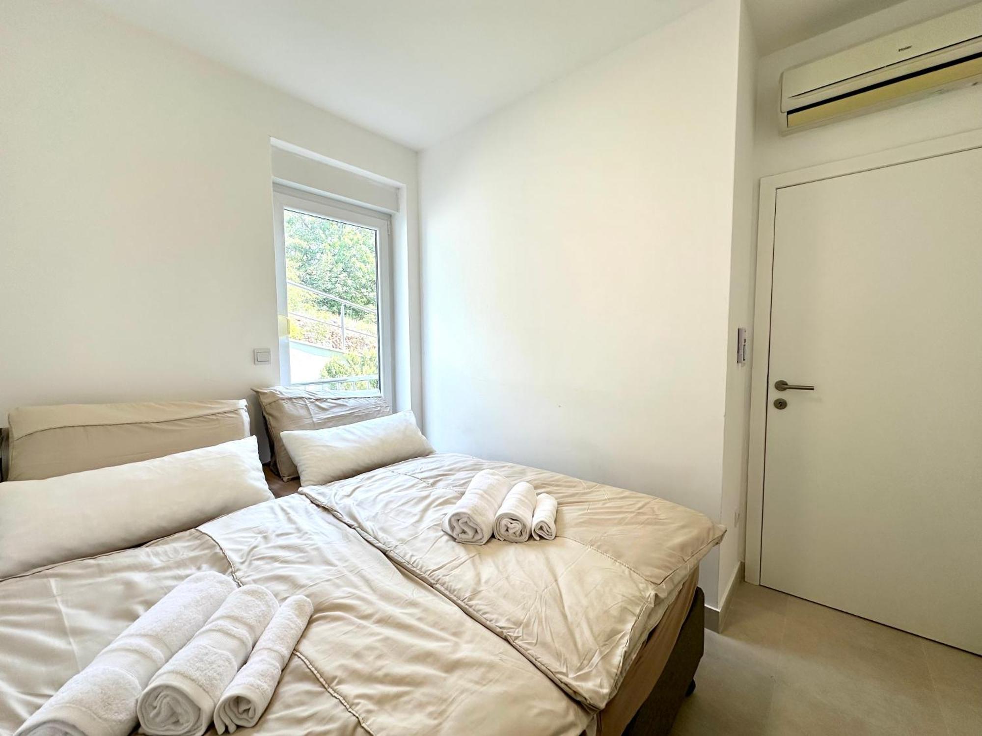The View Apartment With Pool - ツリクヴェニツァ エクステリア 写真