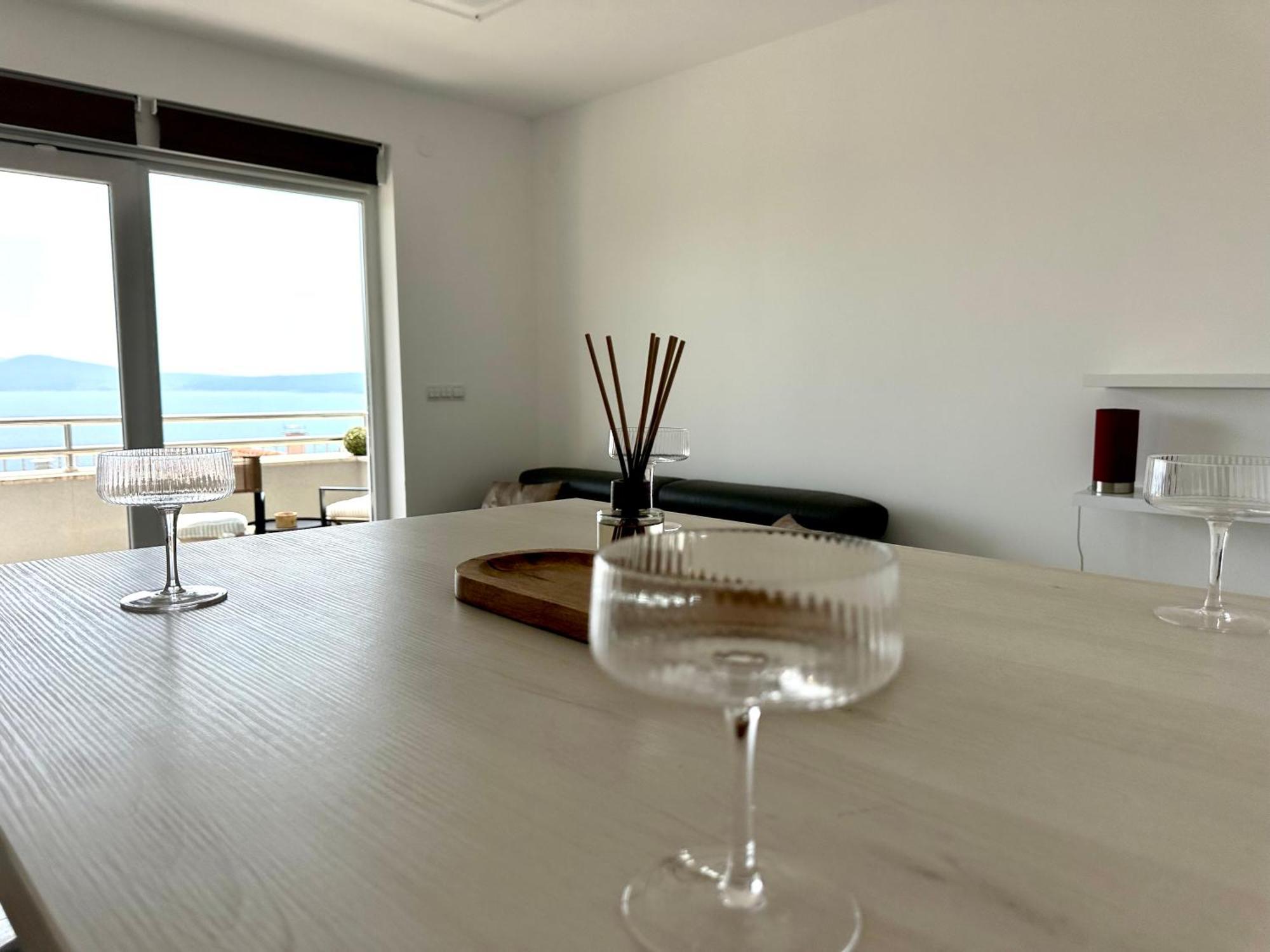The View Apartment With Pool - ツリクヴェニツァ エクステリア 写真